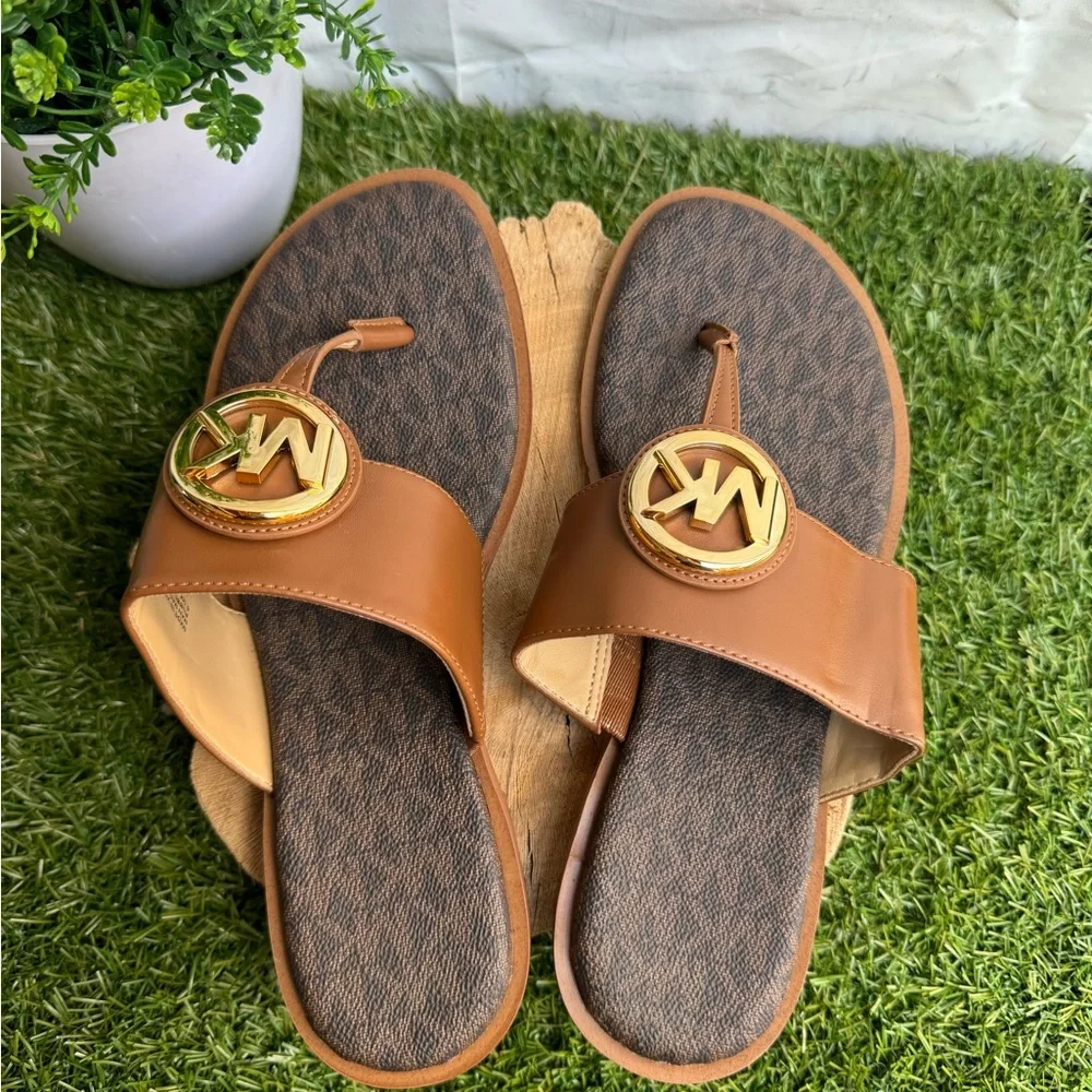 Michael Kors Kellan Thong Luggage 6.5 Brown Leather Sandals with Gold Buckle